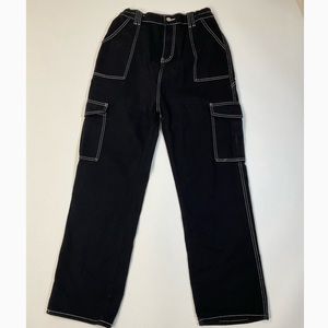 Really versatile streetwear pants, they’ll literally go with anything!